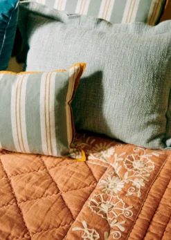 Sezane Les Tissus|Courtepointe Brodée Terracota - Broderies Fleurs Ecrues