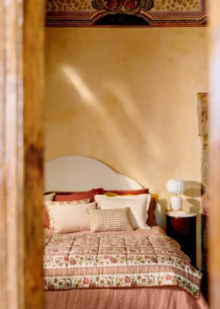 Sezane Les Tissus|Courtepointe Imprimée Fleurs d'Amalfi - Rayures Tissées Blush