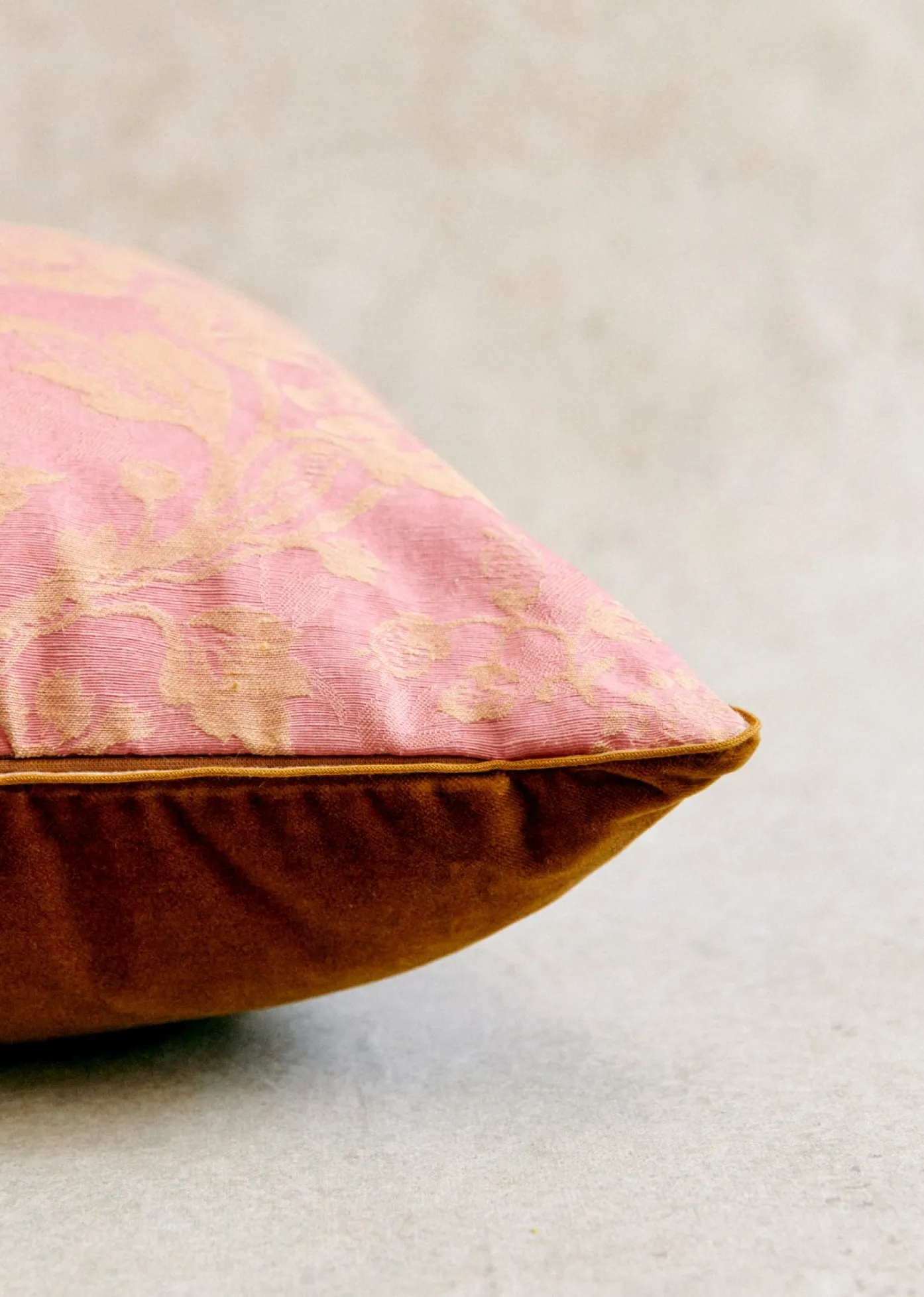 Sezane La Sélection Vintage|Les Tissus|Coussin Vintage - Petit Modèle