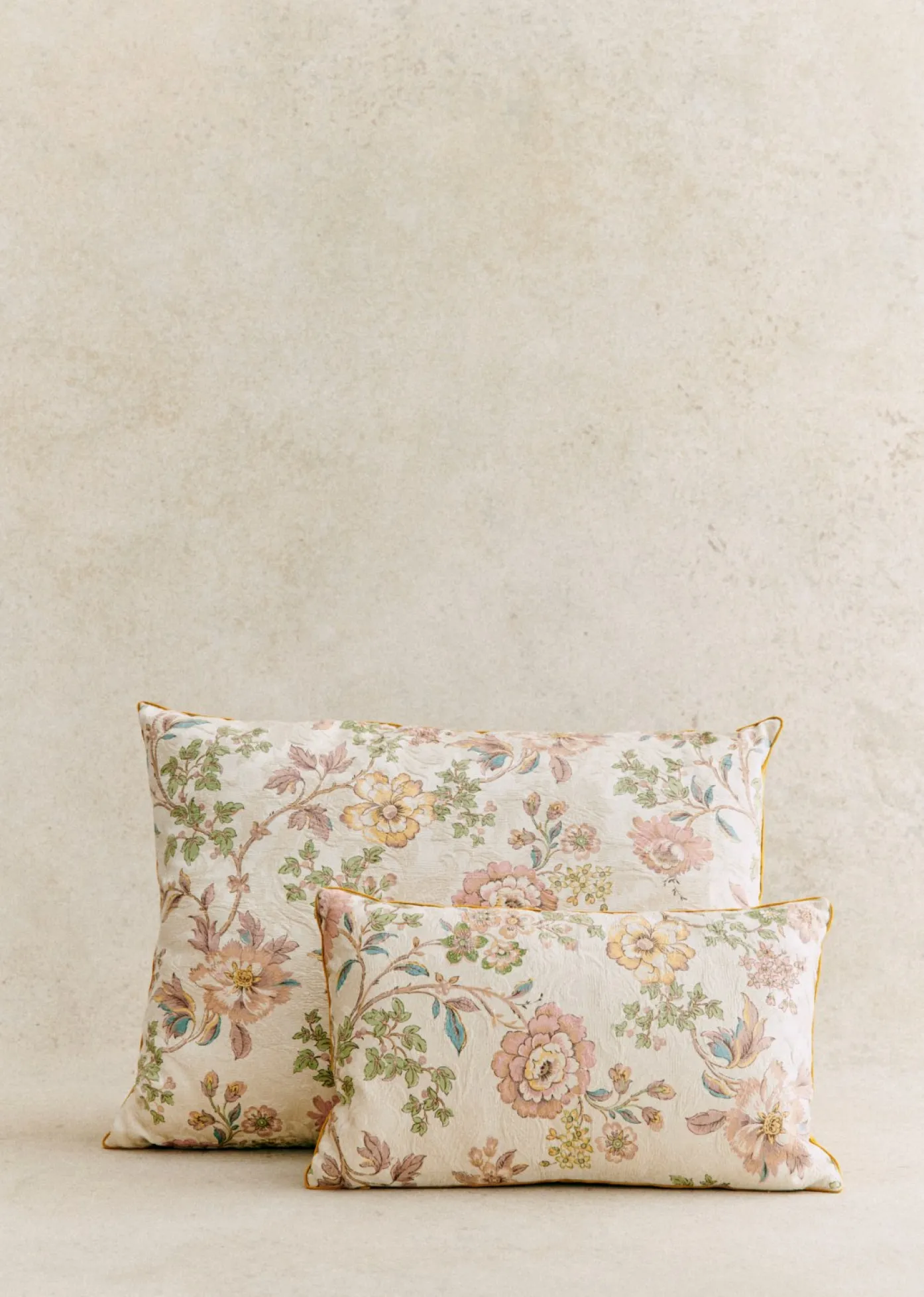Sezane La Sélection Vintage|Les Tissus|Coussin Vintage - Petit Modèle