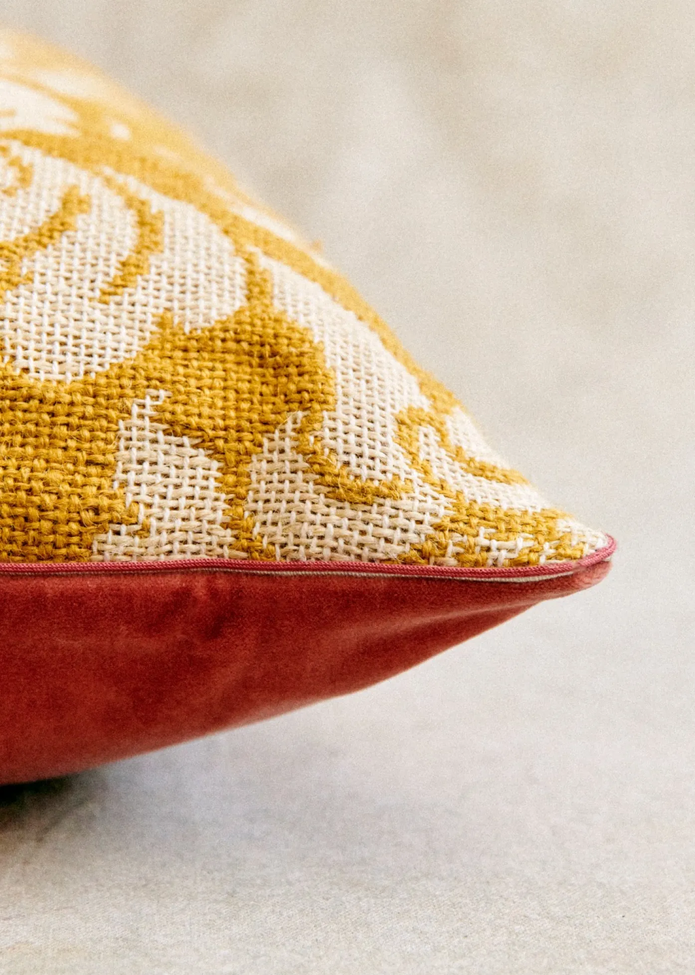 Sezane La Sélection Vintage|Les Tissus|Coussin Vintage - Petit Modèle