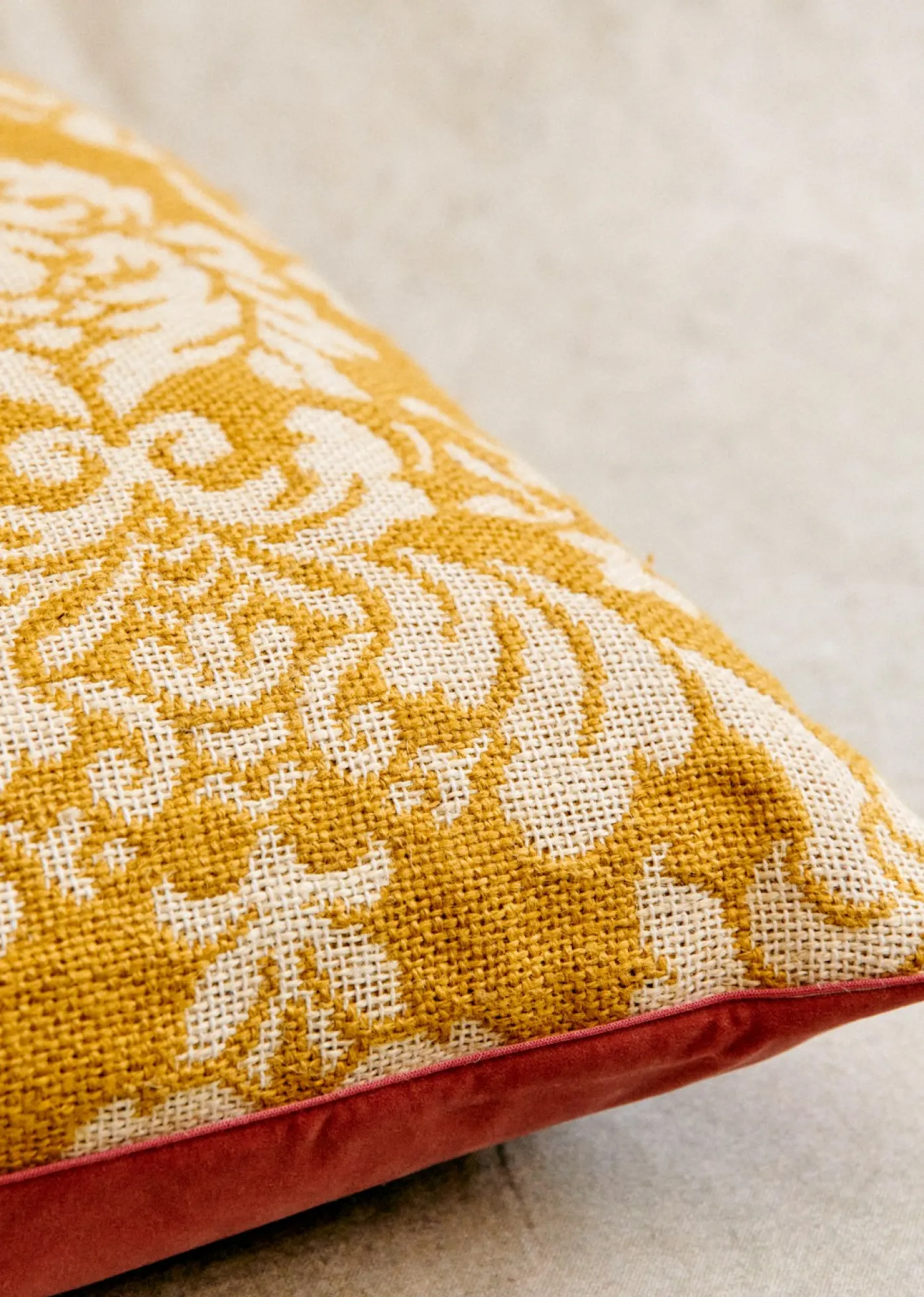 Sezane Les Tissus|Coussin Vintage - Petit Modèle
