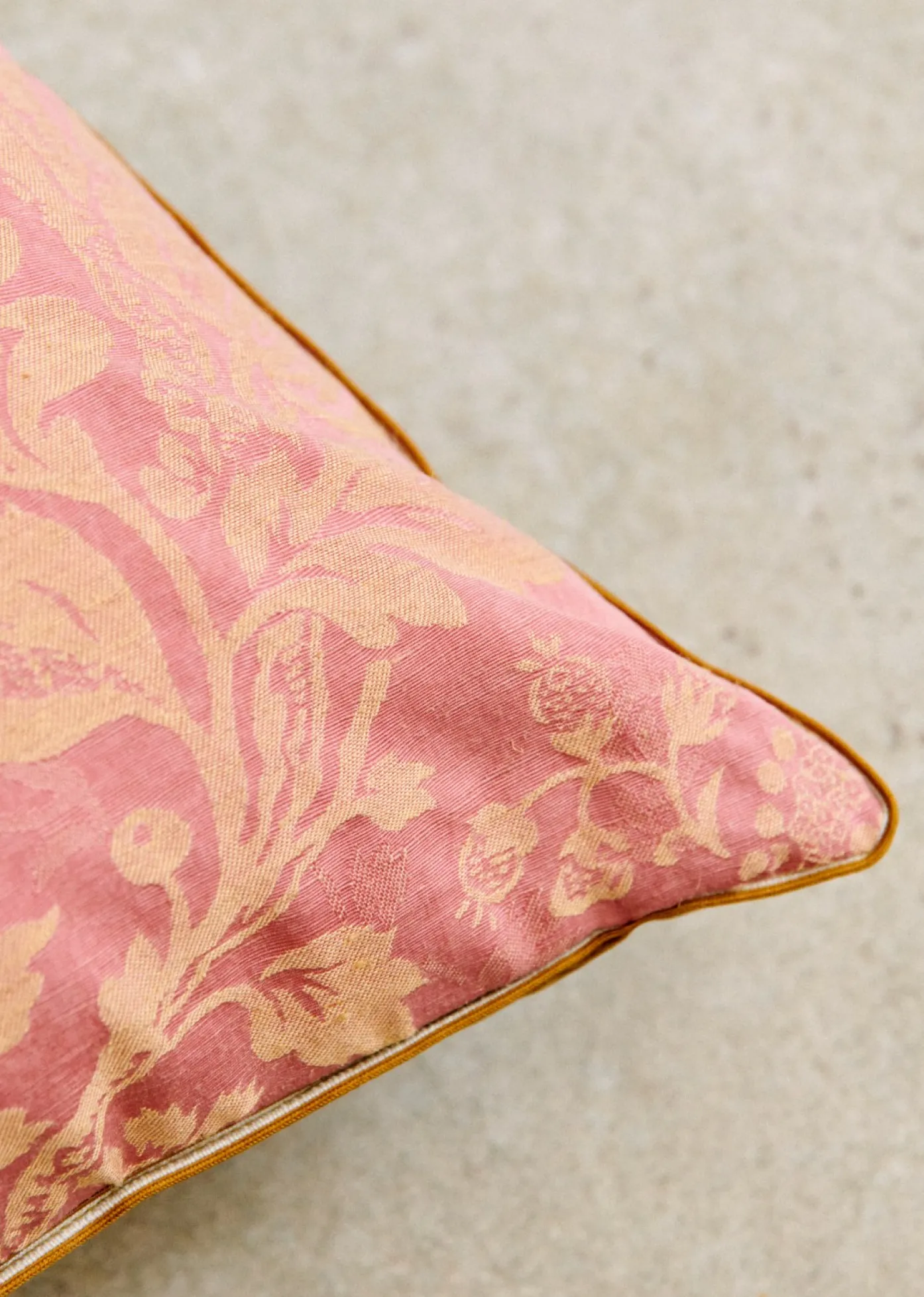 Sezane La Sélection Vintage|Les Tissus|Coussin Vintage - Très Grand Modèle