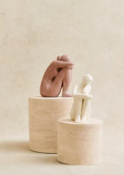 Sezane Les Invités|Sculpture Guénolée Courcoux - Femme Dans Ses Pensées Petit Modèle