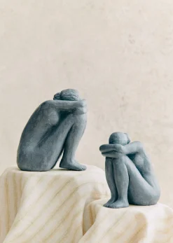Sezane Les Invités|Sculpture Guénolée Courcoux - Femme Assise Petit Modèle