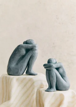 Sezane Les Invités|Sculpture Guénolée Courcoux - Femme Assise Grand Modèle