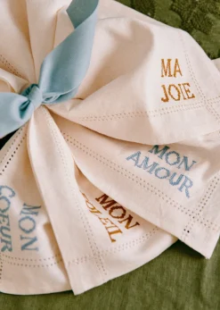Sezane Les Tissus|La Vaisselle|Set De 4 Serviettes - Les Mots Brodés